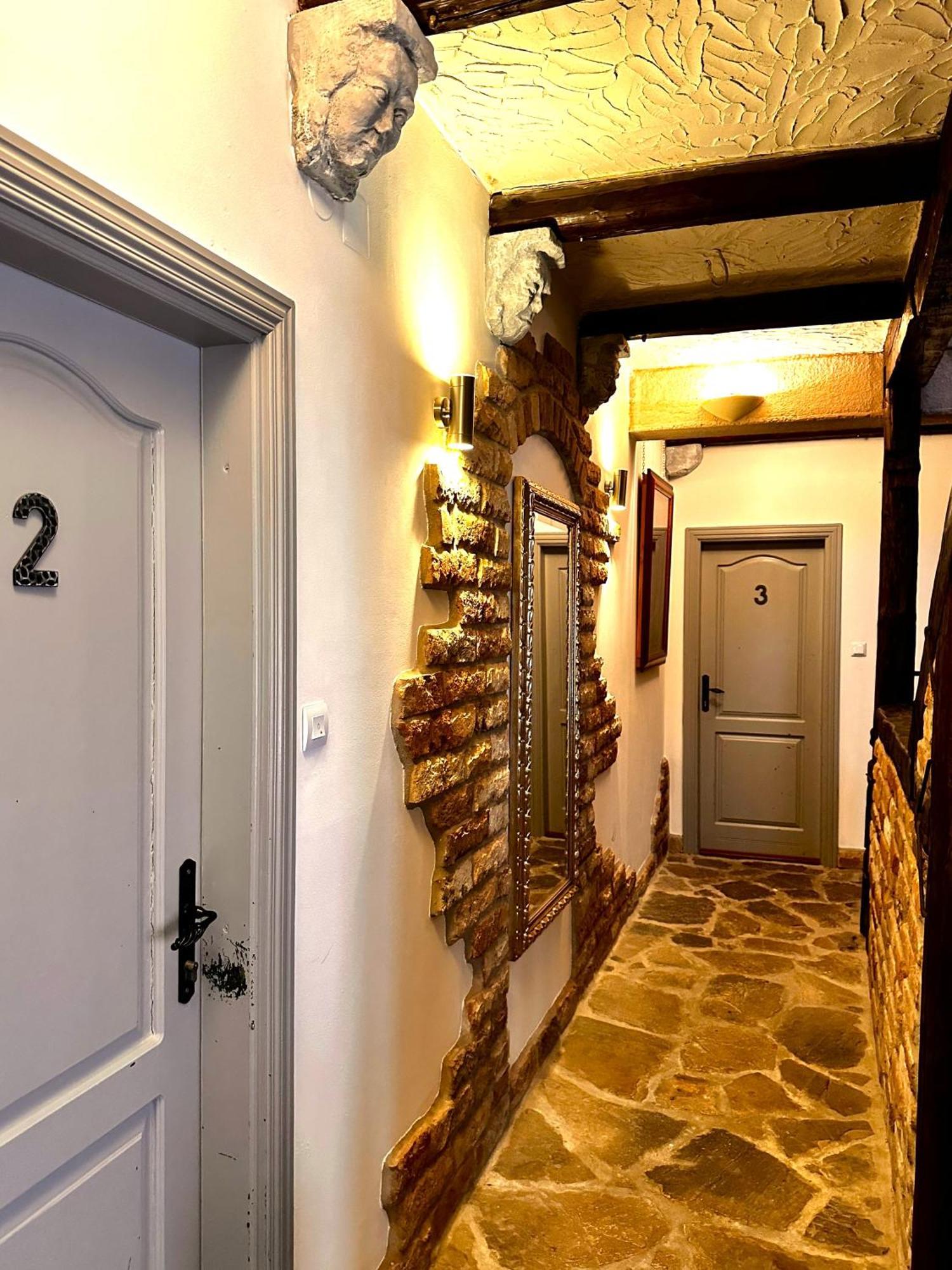 XIV Century Rooms Kaštela Buitenkant foto
