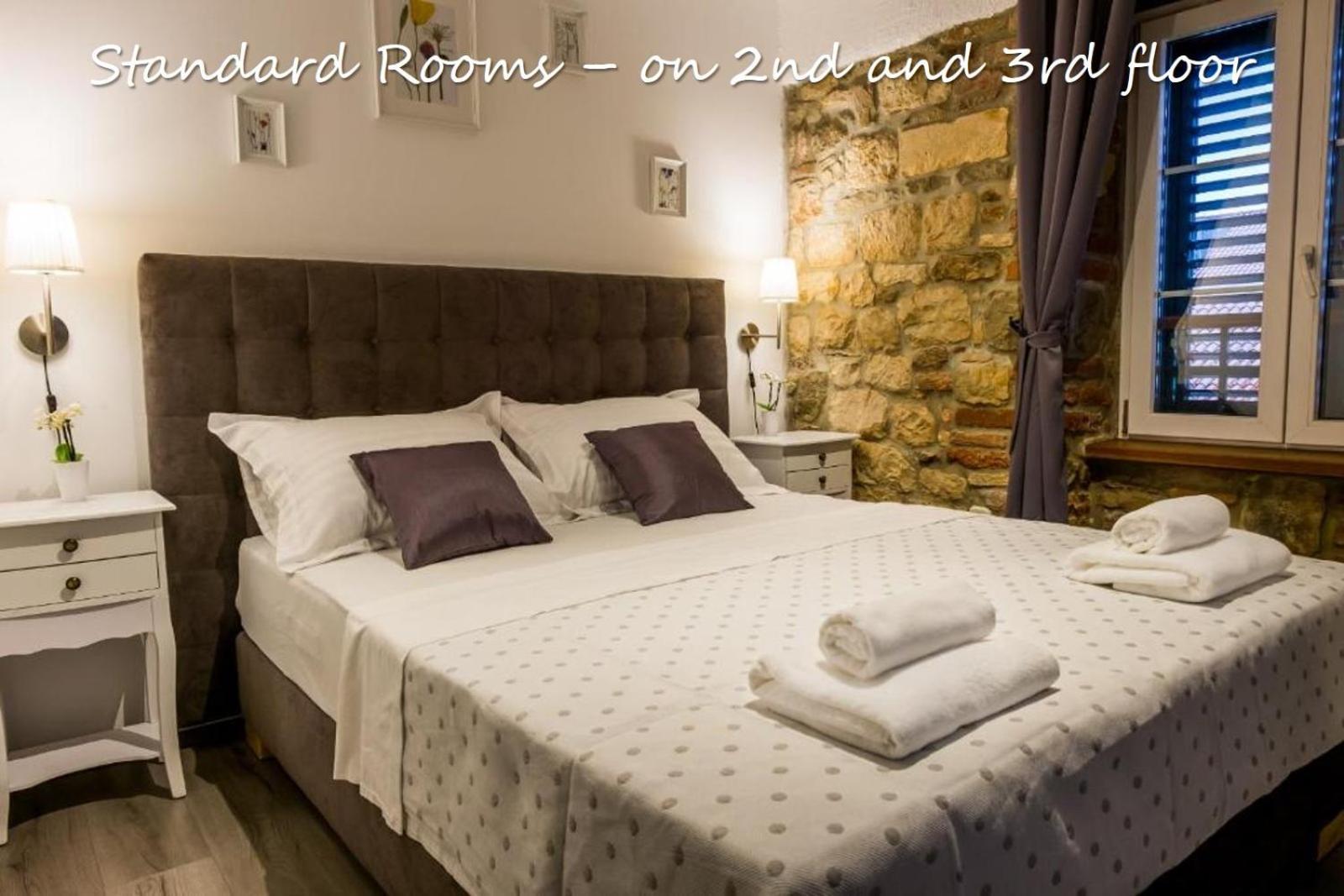 XIV Century Rooms Kaštela Buitenkant foto