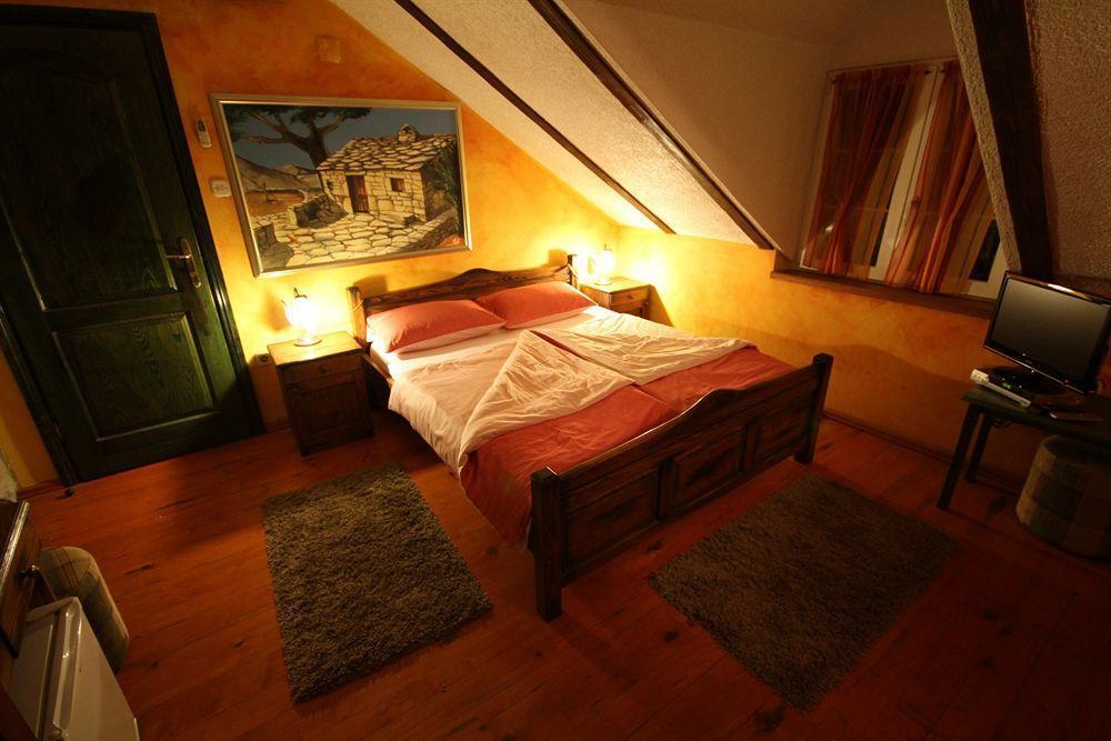 XIV Century Rooms Kaštela Buitenkant foto