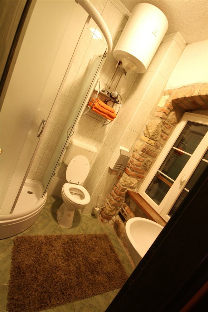 XIV Century Rooms Kaštela Buitenkant foto