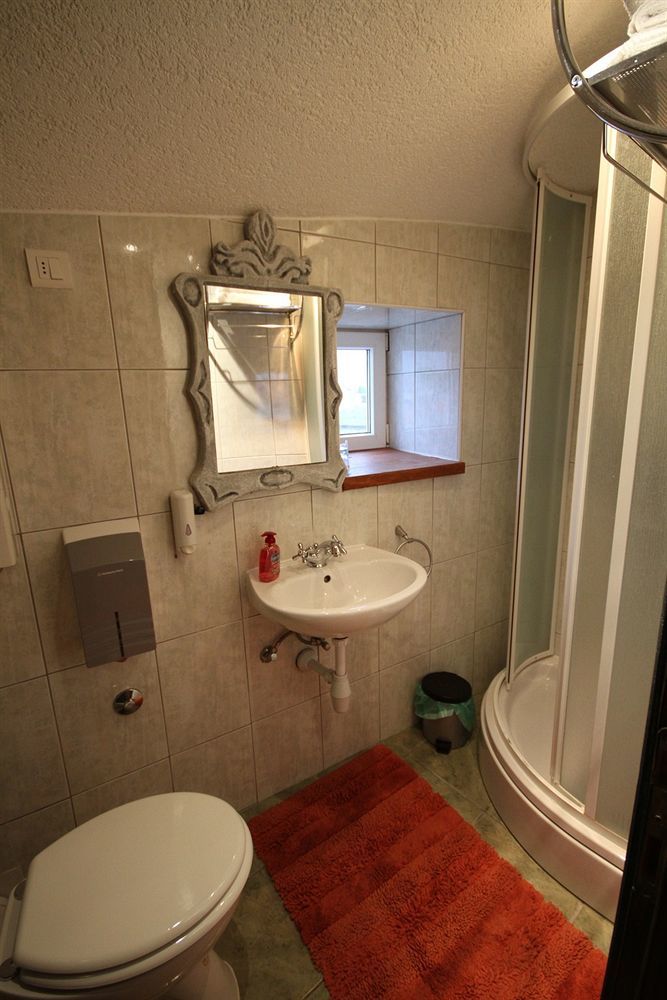 XIV Century Rooms Kaštela Buitenkant foto