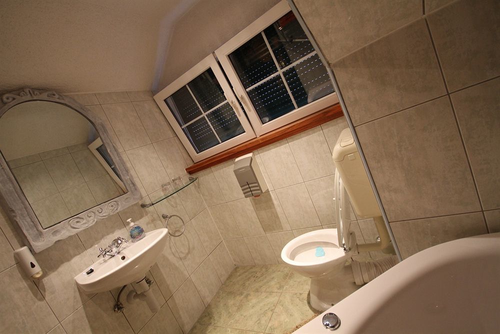 XIV Century Rooms Kaštela Buitenkant foto