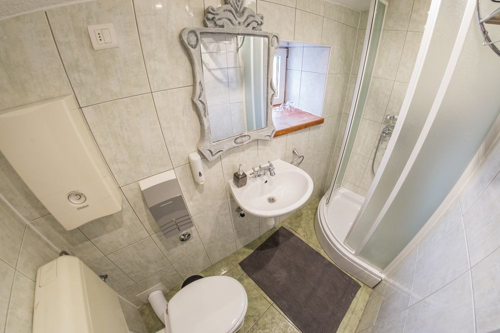 XIV Century Rooms Kaštela Buitenkant foto